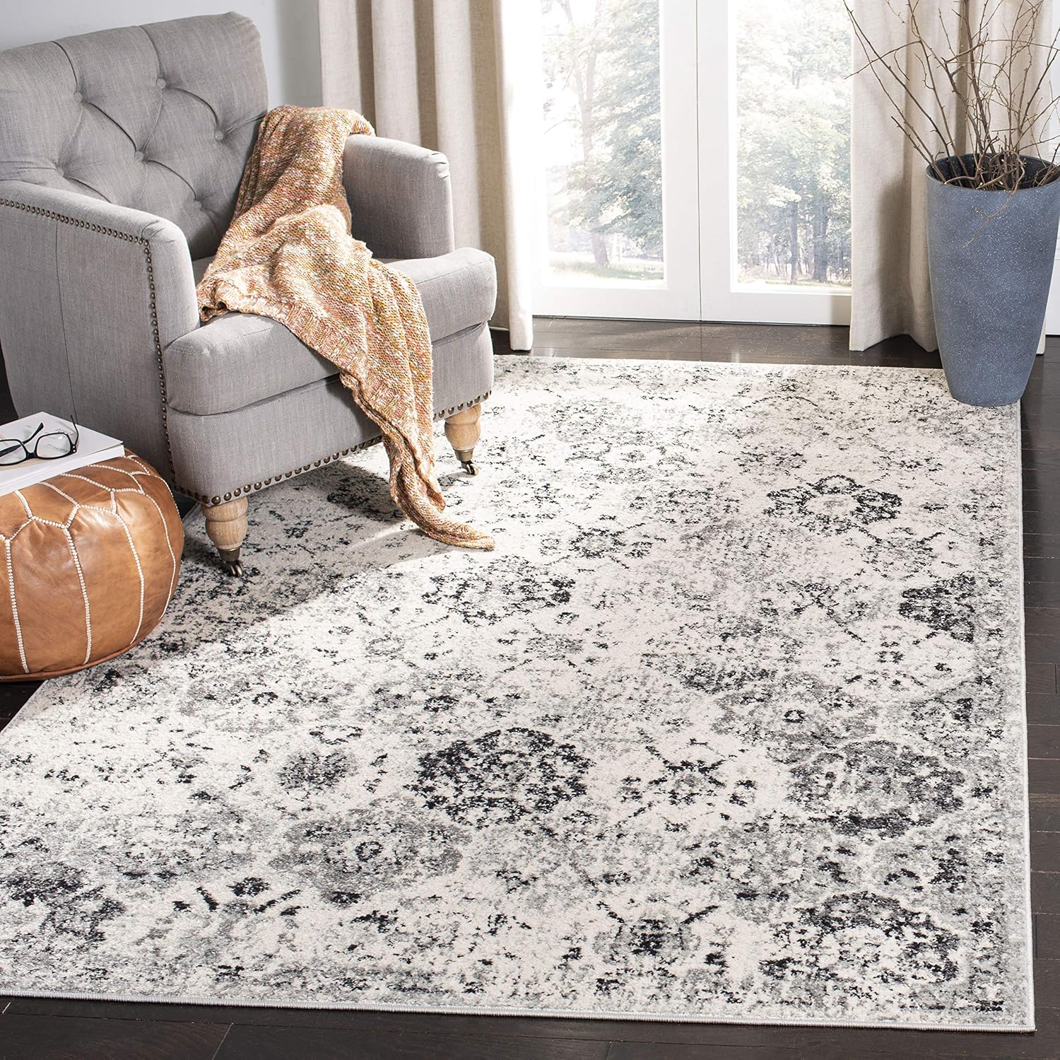 SAFAVIEH Madison Collection Area Rug - Stylish 8ft Square Design