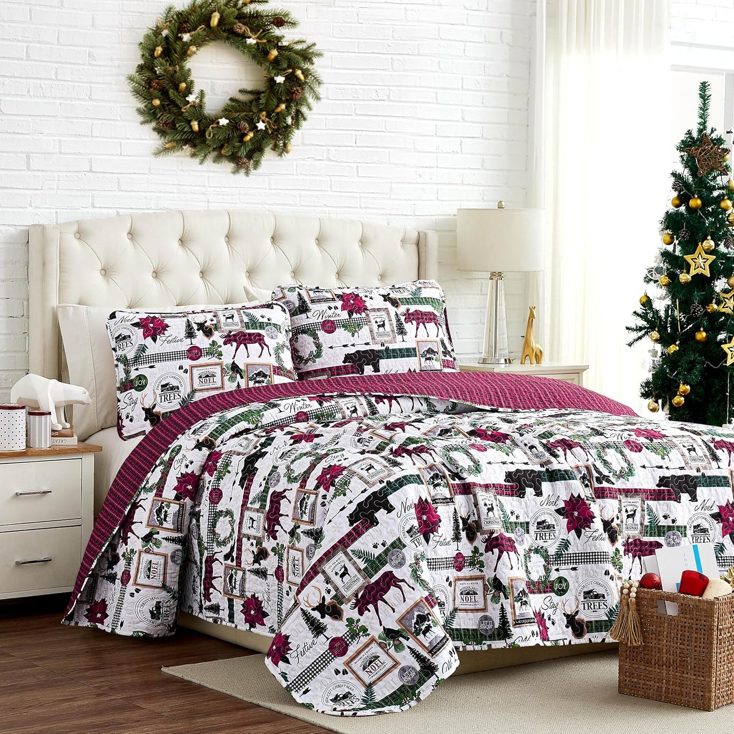 King Size Christmas Quilt Set with Matching Pillow Shams