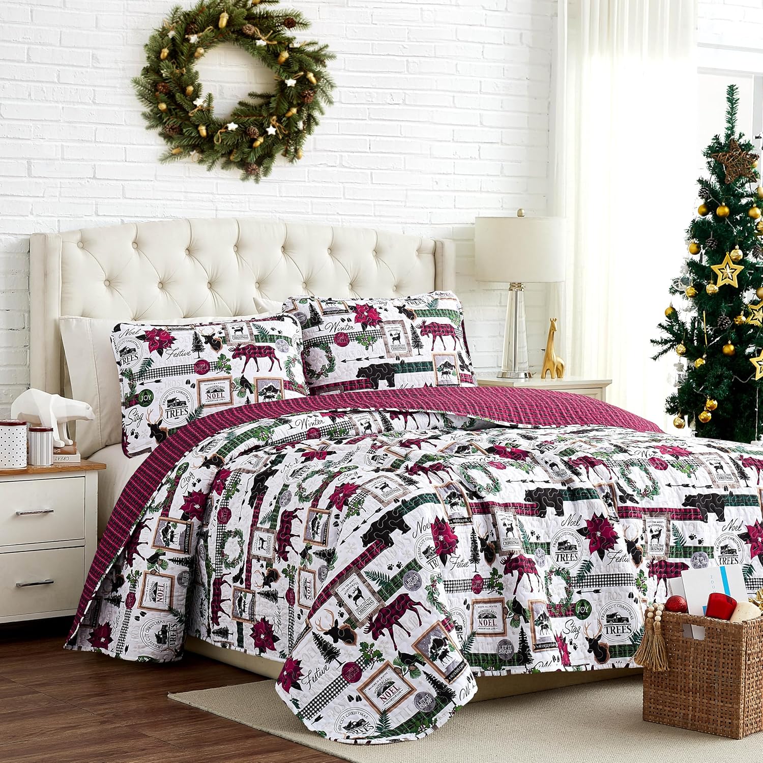King Size Christmas Quilt Set with Matching Pillow Shams
