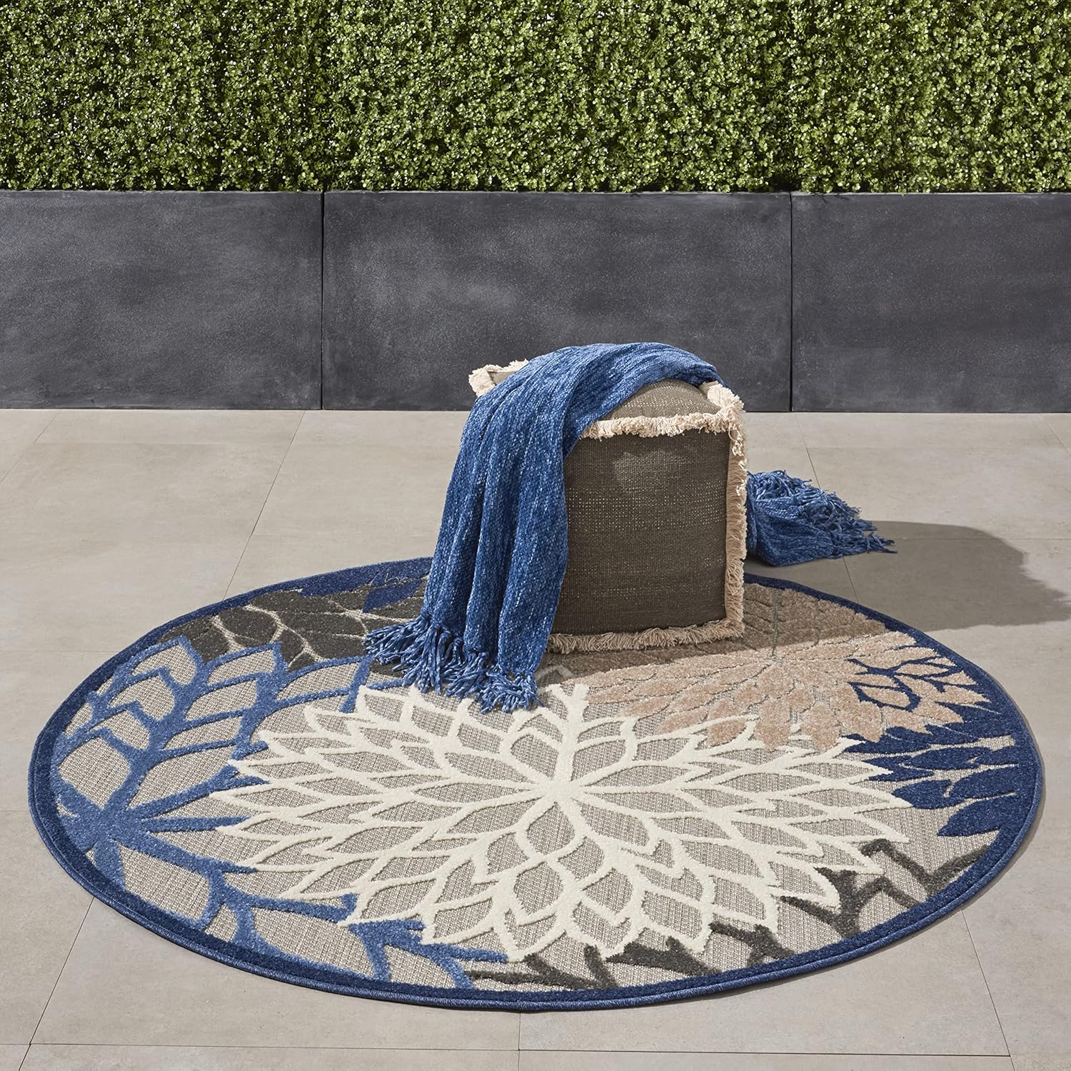 Nourison Aloha Indoor/Outdoor Blue Multicolor 4ft Round Area Rug