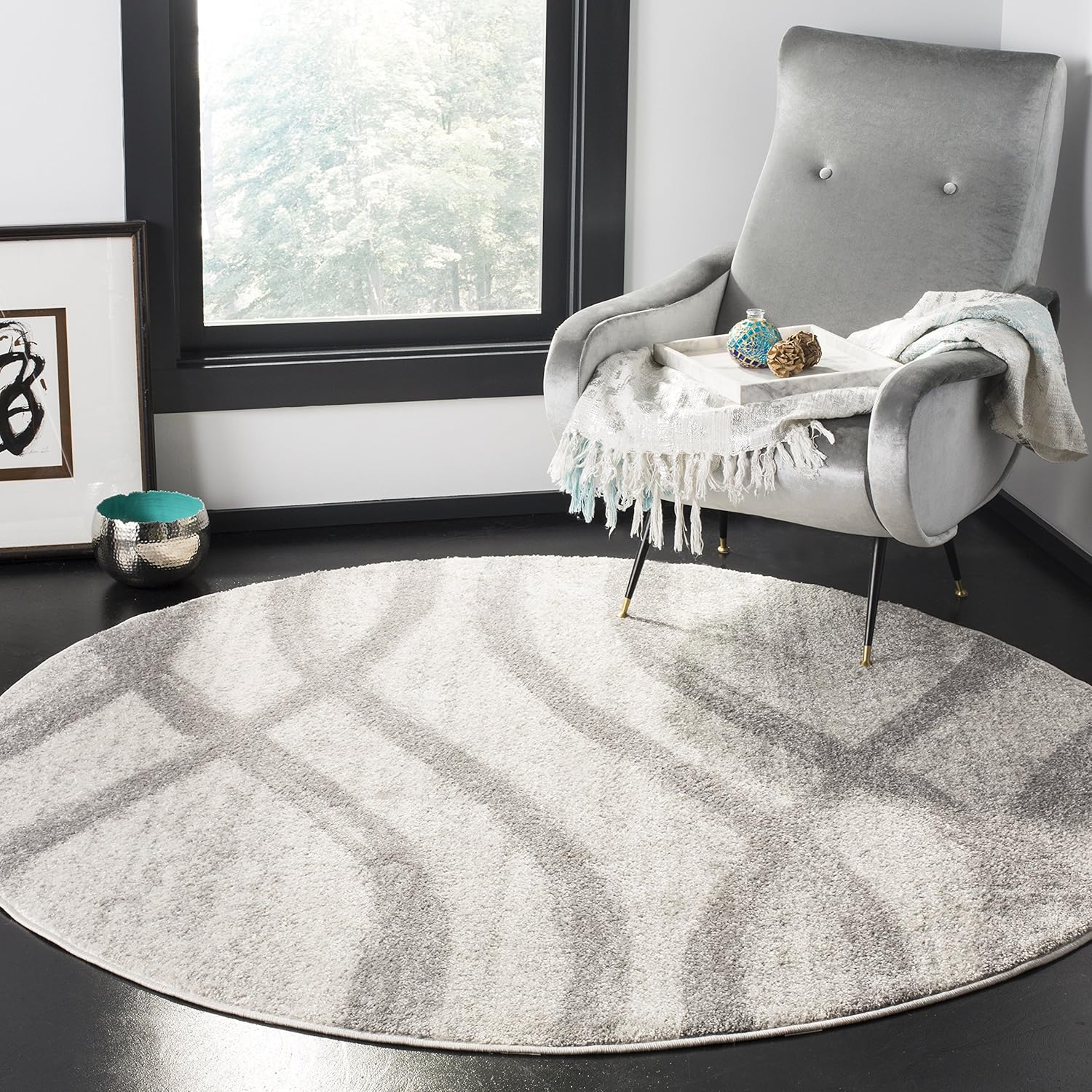 SAFAVIEH Adirondack 10ft Round Cream/Grey Area Rug for Home