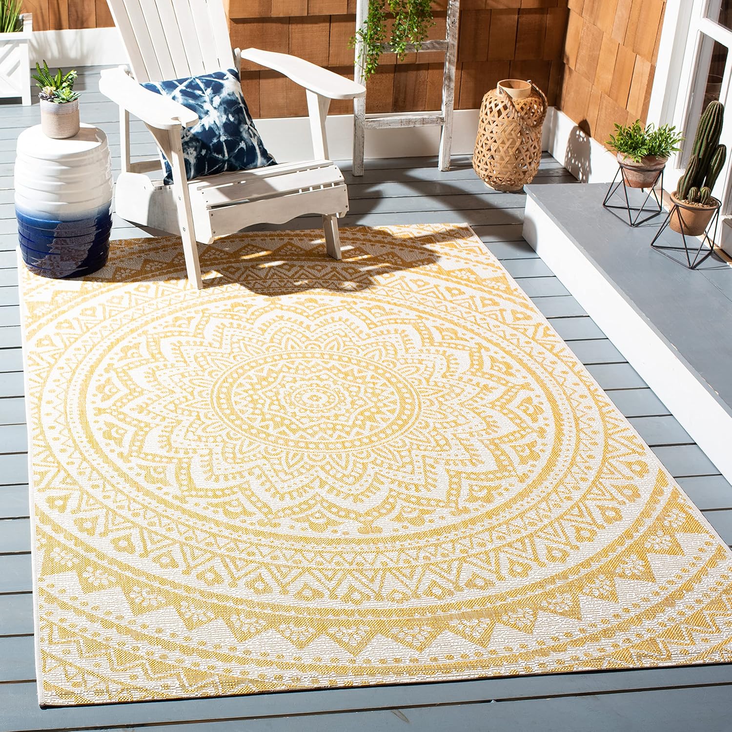 SAFAVIEH Courtyard Collection Area Rug - Stylish & Durable