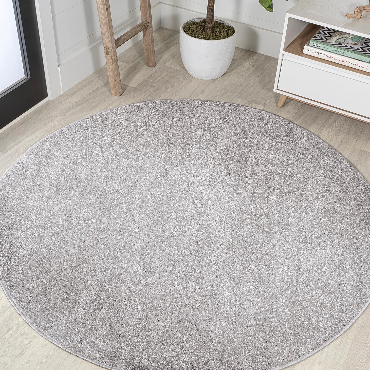 Haze Solid Low-Pile Light Gray 6ft Round Indoor Area Rug Review