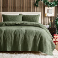 WDCOZY Green Christmas Quilt Cal King Size for Holiday Cheer