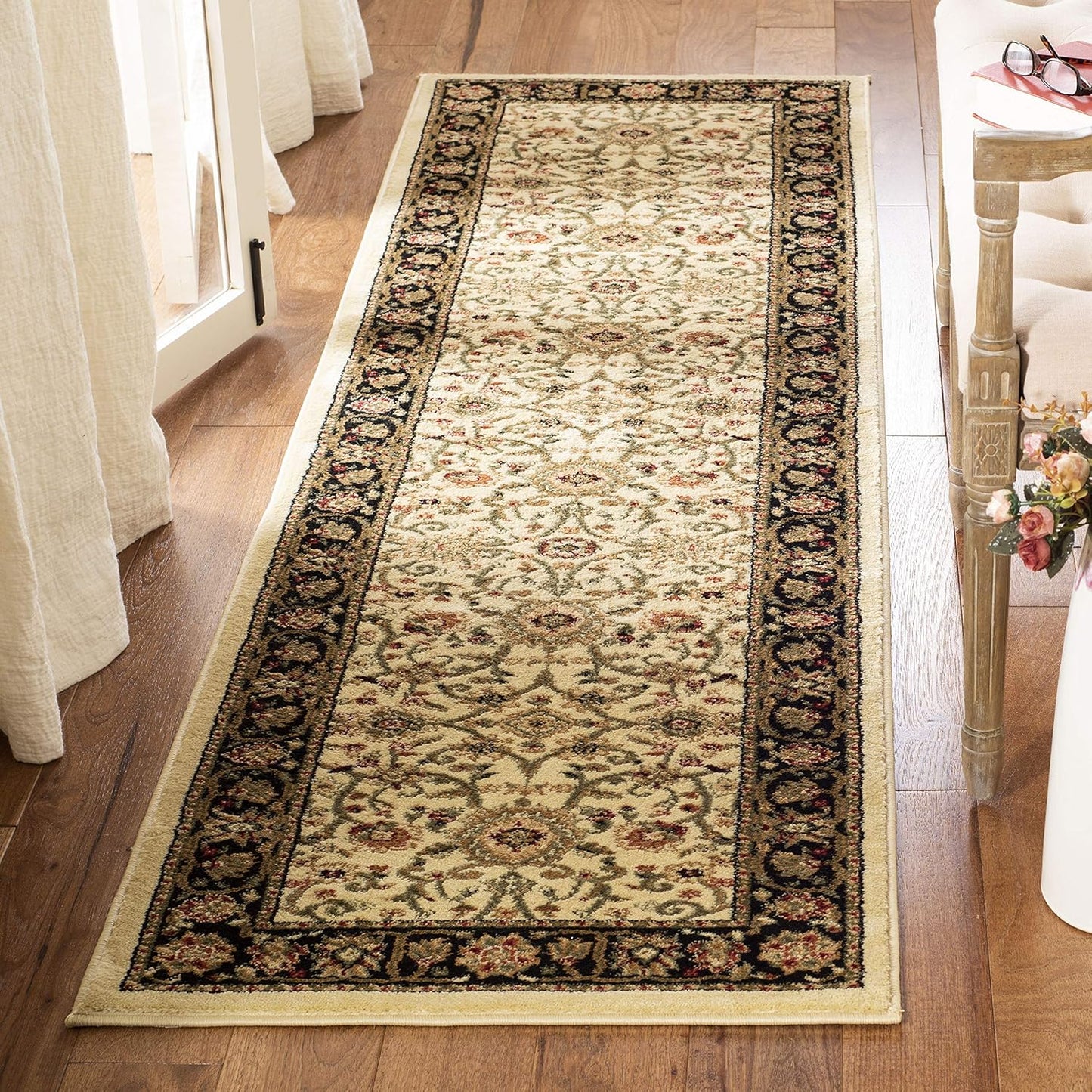 SAFAVIEH Lyndhurst Collection Runner Rug - Elegant Design for Home