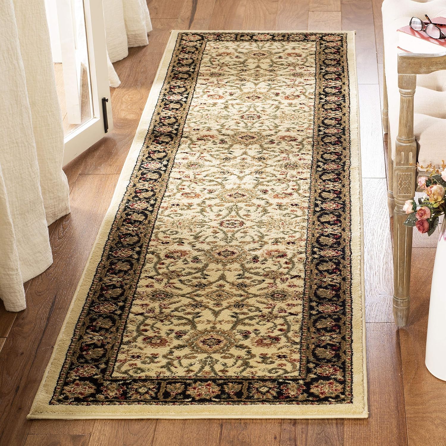 SAFAVIEH Lyndhurst Collection Runner Rug - Elegant Design for Home