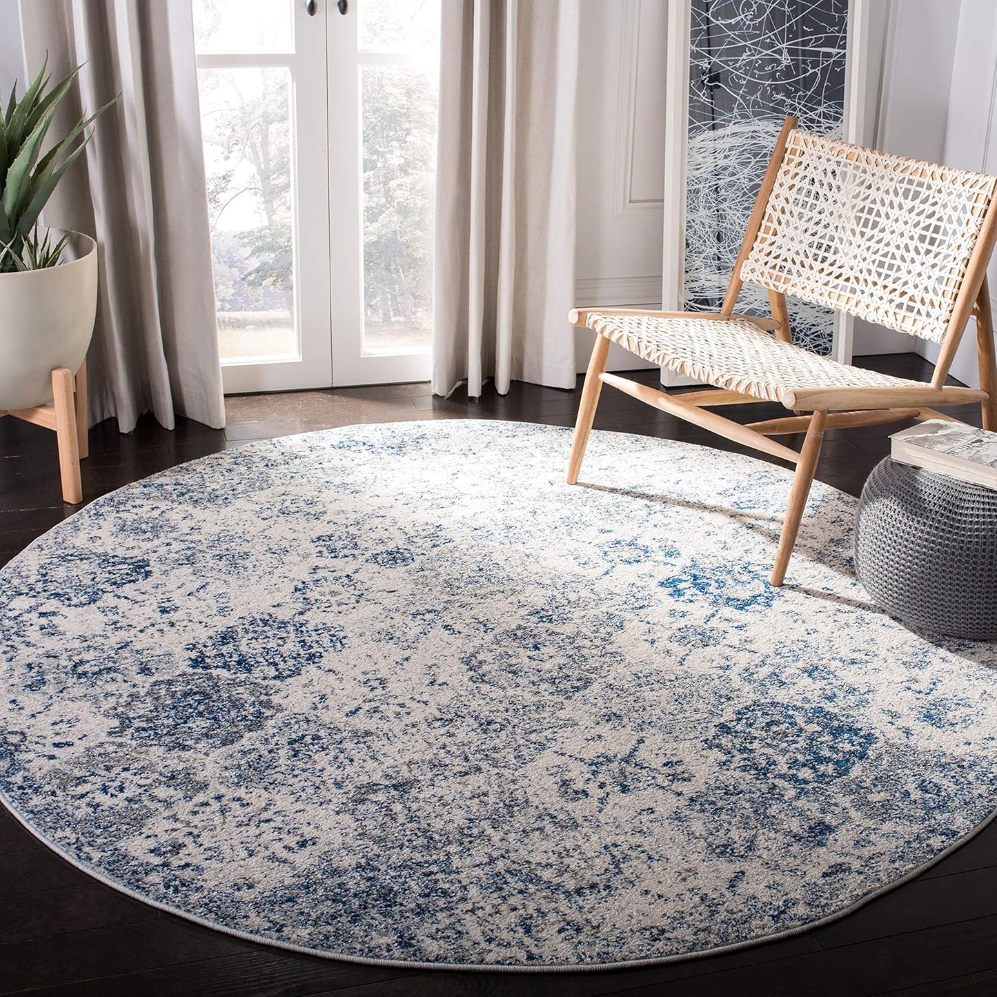SAFAVIEH Madison Collection 4ft Round Boho Chic Area Rug