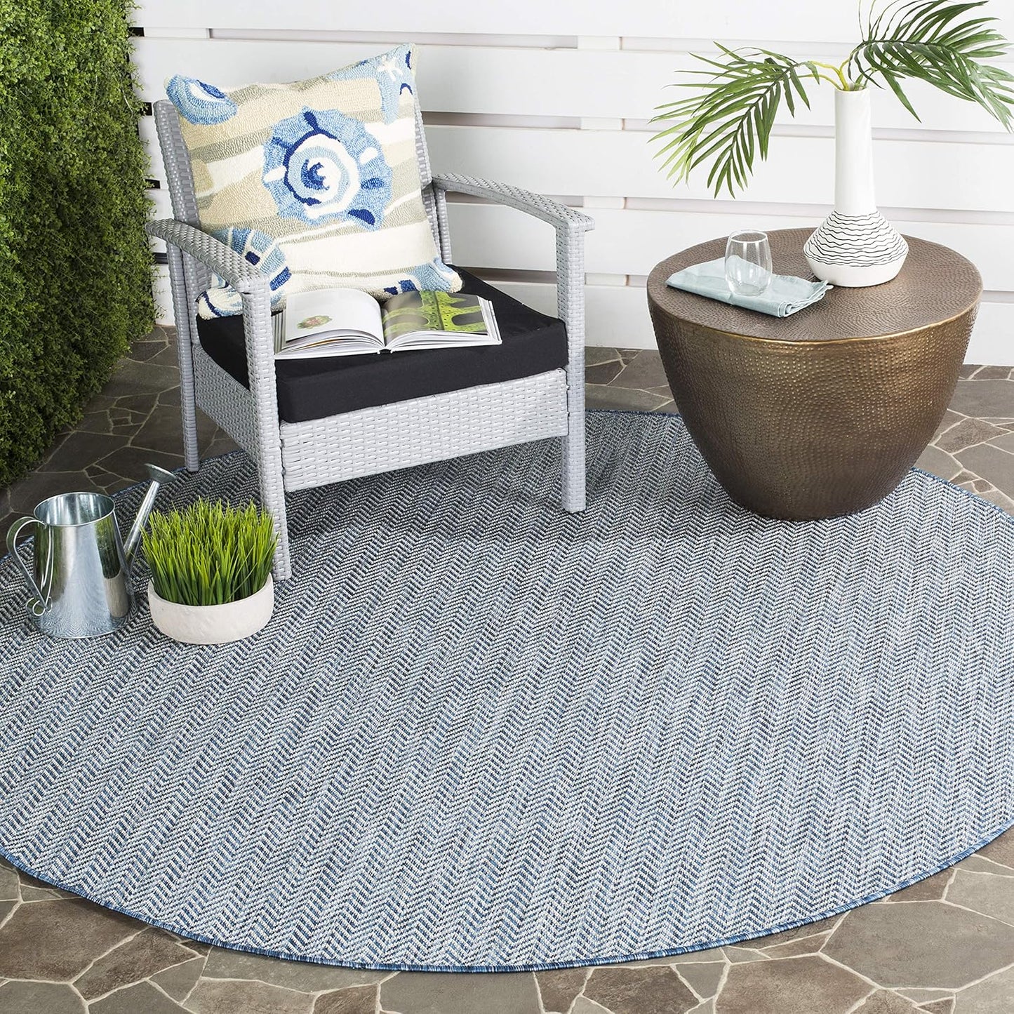 SAFAVIEH Courtyard Collection Area Rug - Stylish & Durable