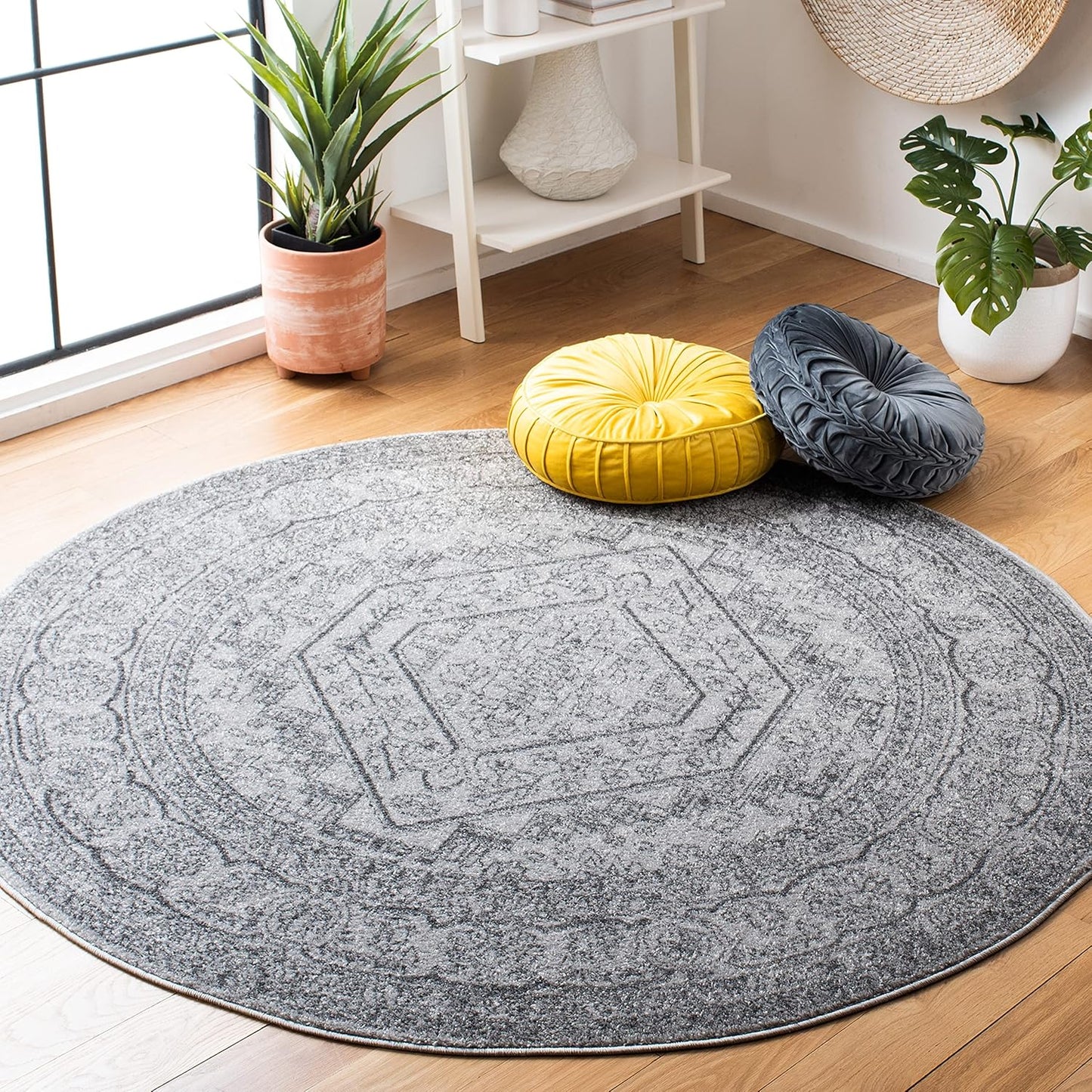 SAFAVIEH Adirondack 6ft Round Light Grey/Dark Grey Area Rug
