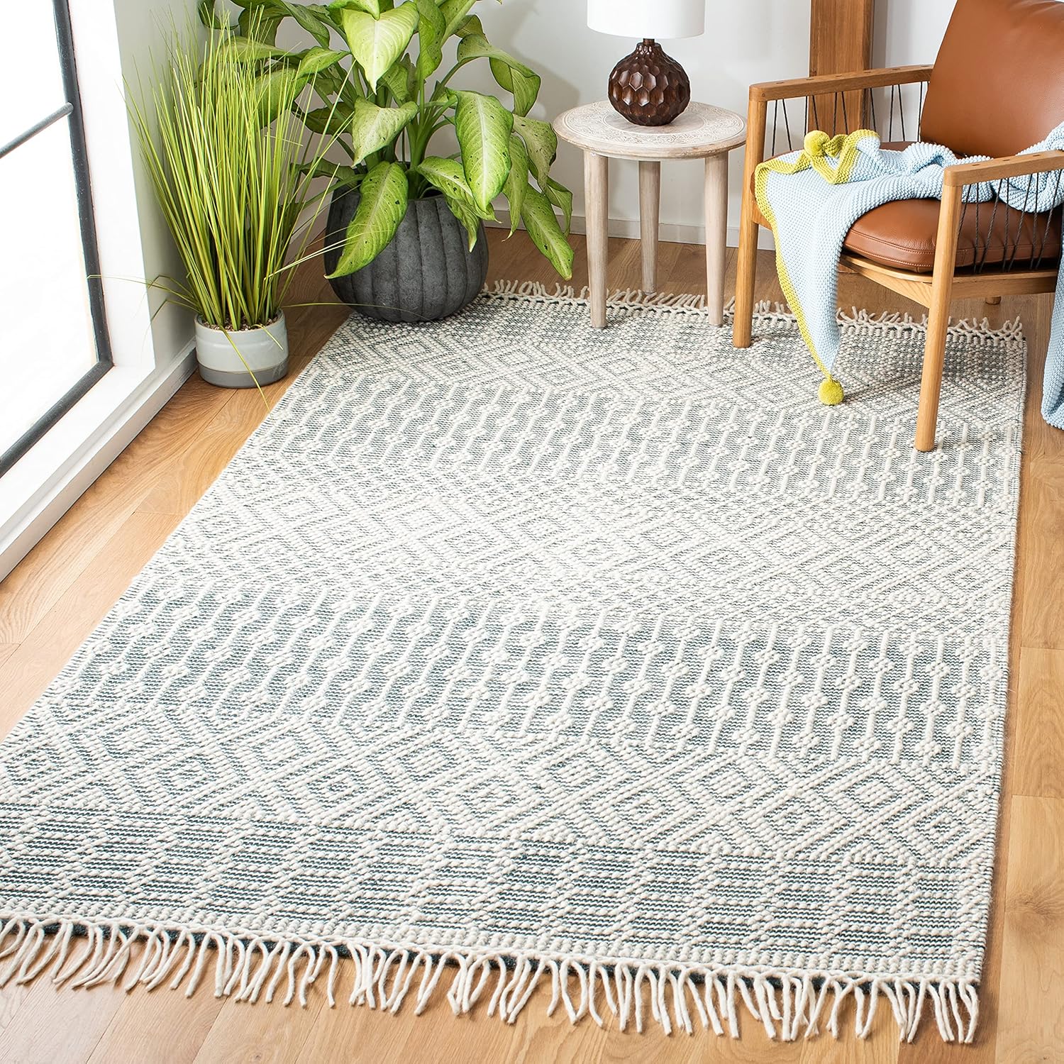 Handmade Wool Accent Rug for High Traffic Areas - 4ft x 6ft