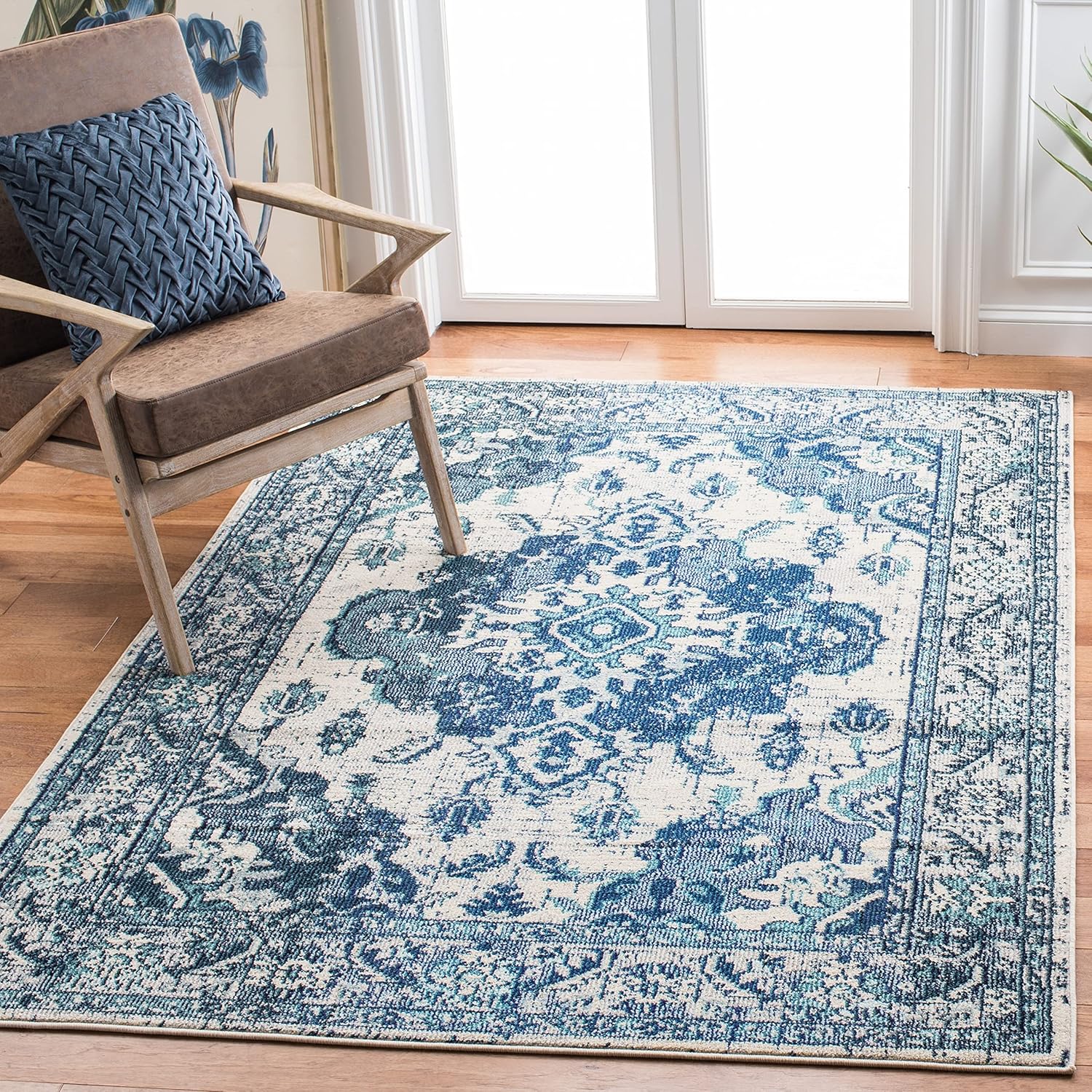 SAFAVIEH Monaco Collection Area Rug - Boho Chic Design 8ft x 10ft