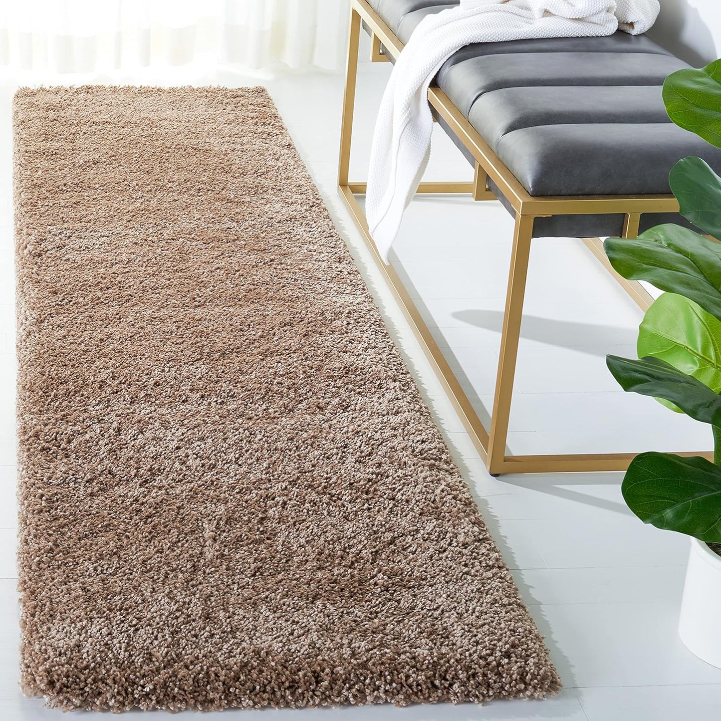 SAFAVIEH Milan Shag Runner Rug - Cozy Non-Shedding Design