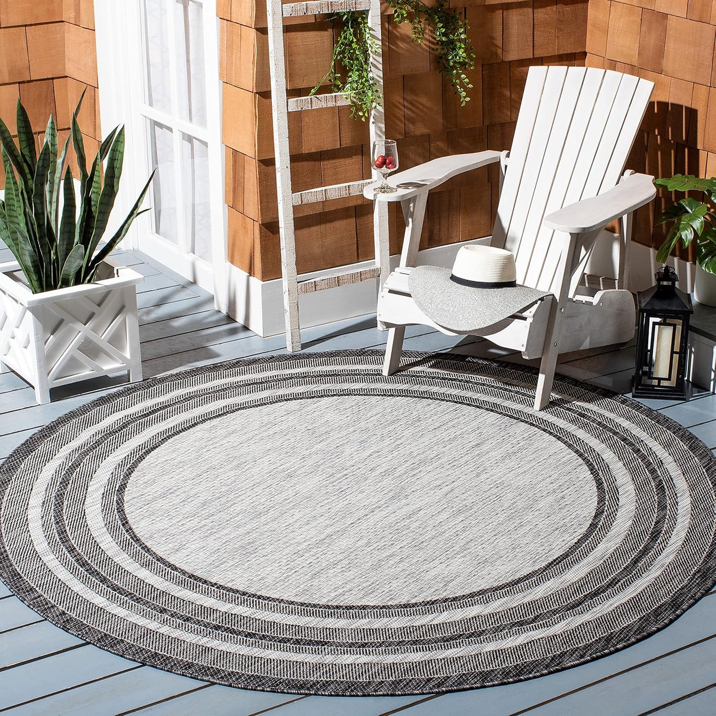 SAFAVIEH Courtyard 4ft Round Light Grey/Black Area Rug Review