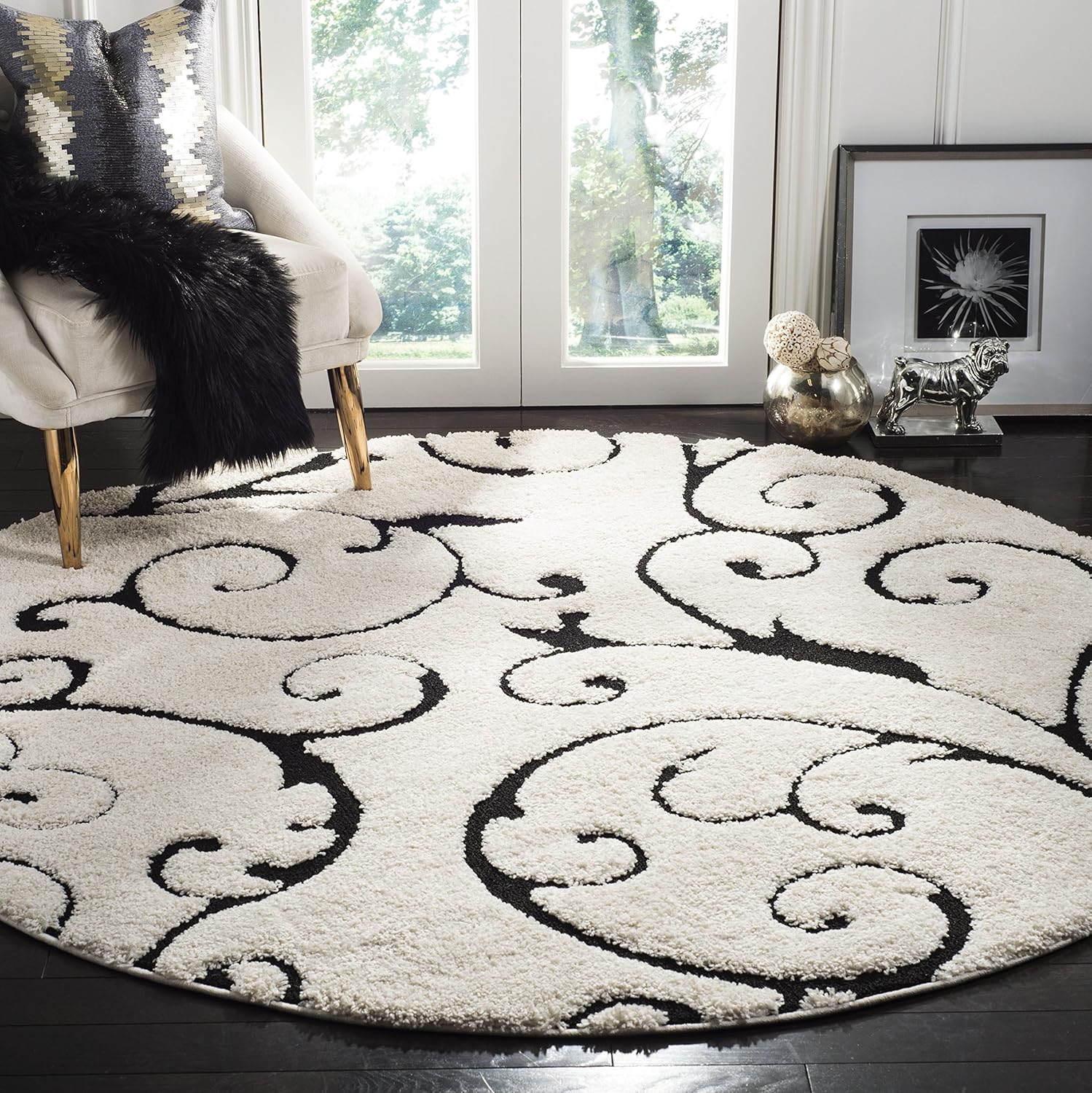 SAFAVIEH Florida Shag Collection Area Rug - 9ft Round, Ivory & Black