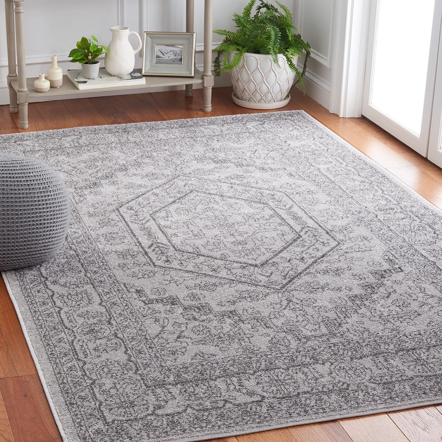 SAFAVIEH Adirondack Collection Area Rug - Stylish & Durable